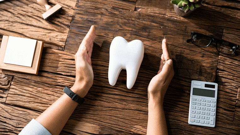 Zahnzusatzversicherung. 8 Versicherungen Die 15 häufigsten Fragen zur Zahnzusatzversicherung