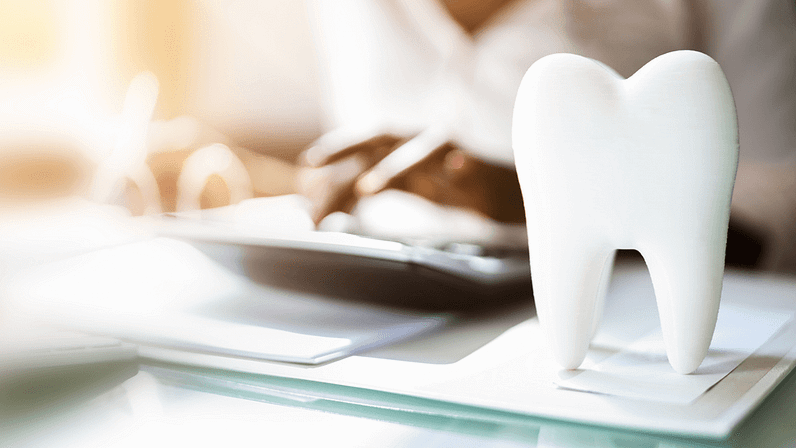 Zahnzusatzversicherung. 4 Versicherungen 10+1 Kriterien für die Auswahl der perfekten Zahnzusatzversicherung
